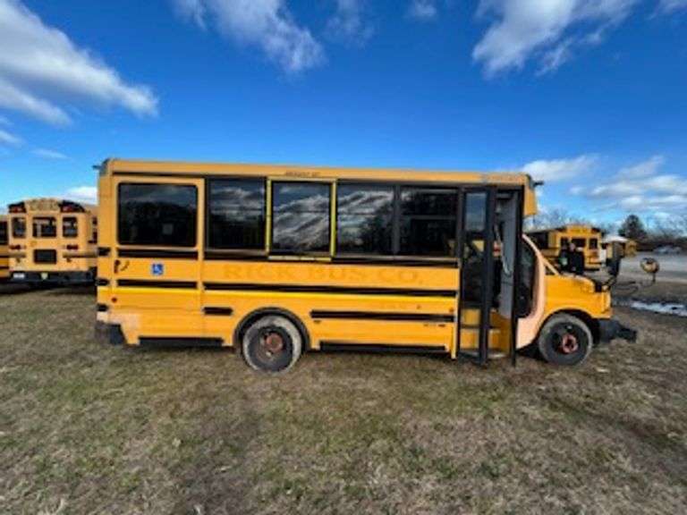 2014 CHEVROLET EXPRESS 3500 COLLINS SMALL SCHOOL BUS #2638