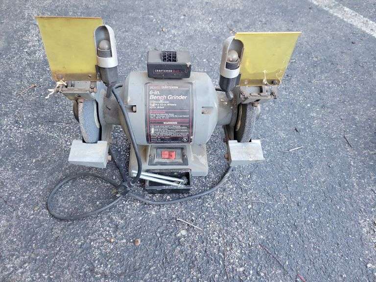 6" Black and Decker Bench Grinder