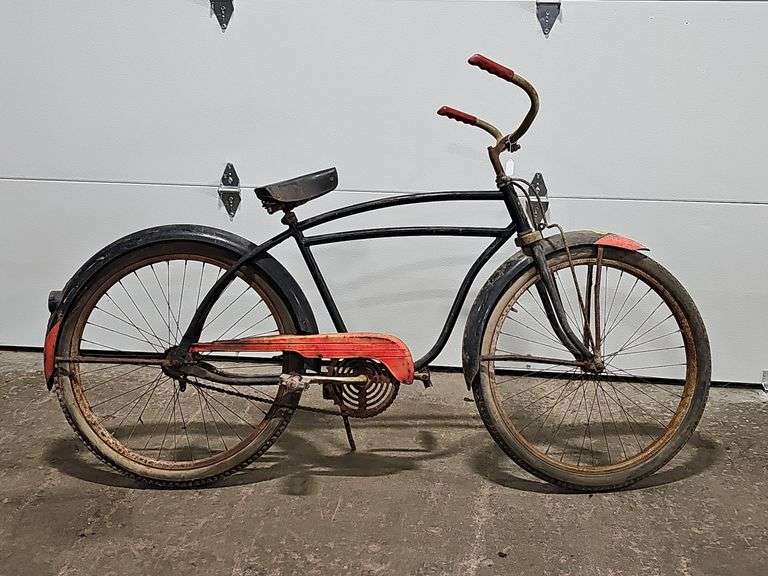 1940's Cleveland Welding Co. Road Master- Unsure original paint. Chrome is very rusty. Head badge in