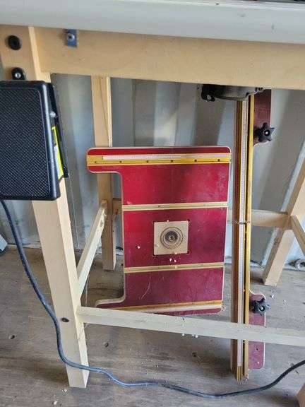 Router Table And Guides