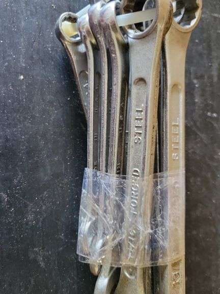 10 Opeen and Box End Wrenches
