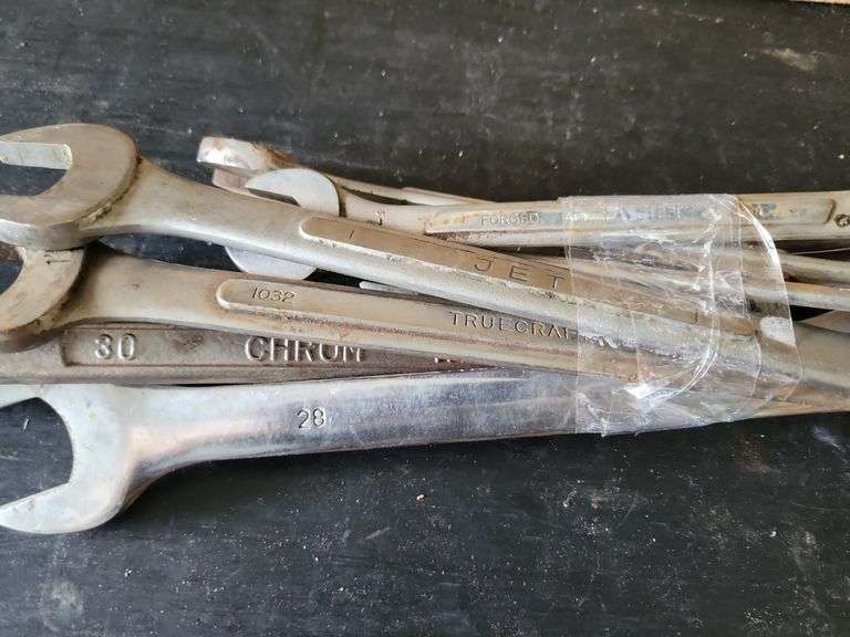 12 SAE and Metric Wrenches