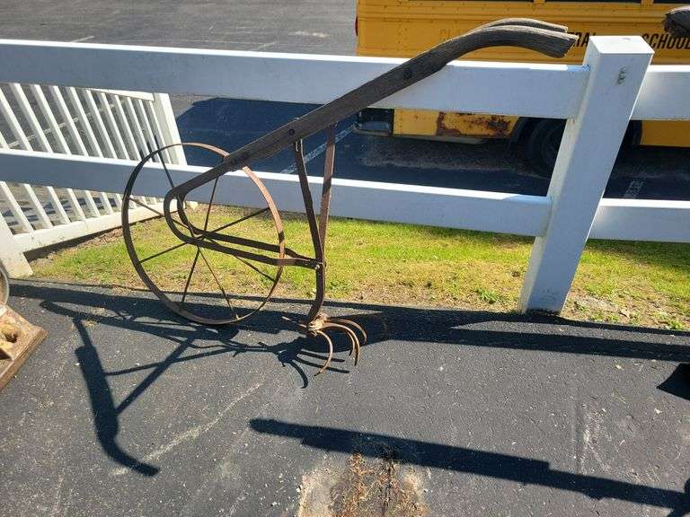 Hand Cultivator