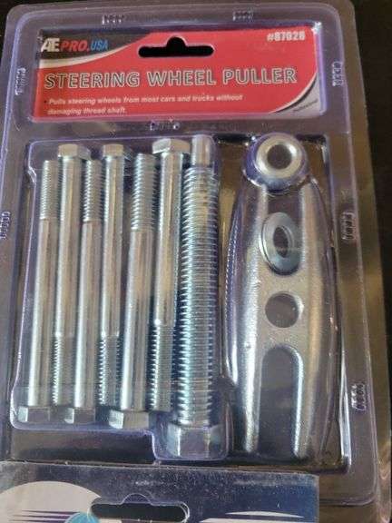 Steering Wheel Puller and 5 Pc. Reducer Set