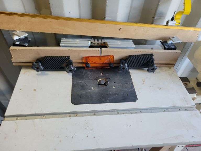 Router Table And Guides
