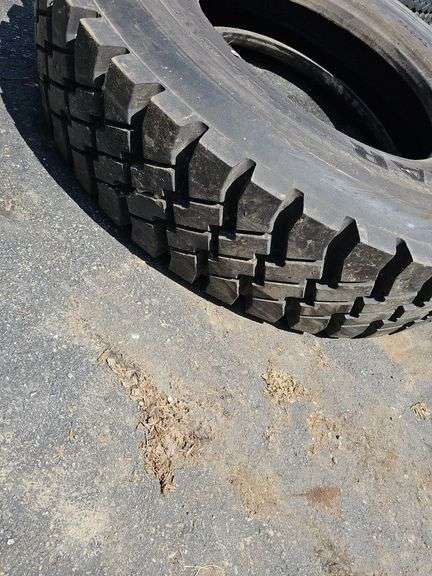 Lile new Good Year 640W 4605 Tire without rim