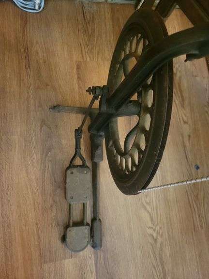 Cast Iron Foot Pedal Dental Drill w/ Flexible Shaft and Rotary Tool