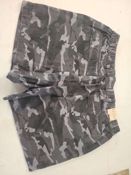 2 Red Head Size 38 Shorts