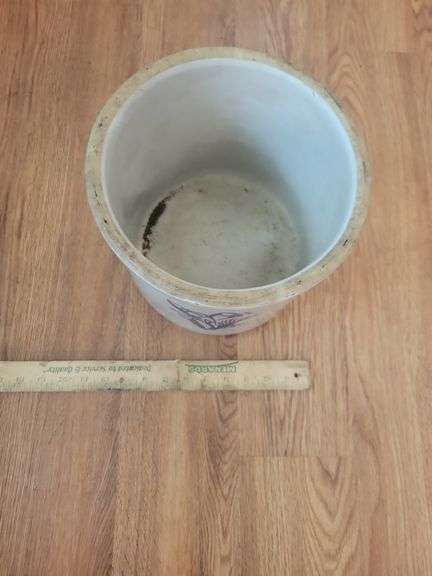 2 Gal. Crock w/ Decoration