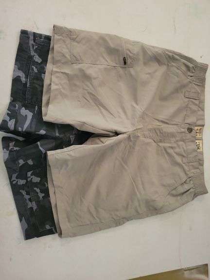 2 Red Head Size 38 Shorts