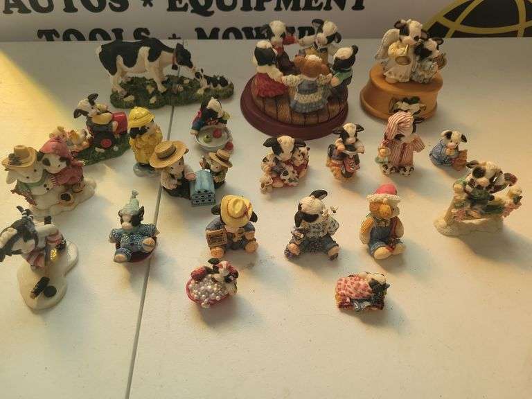 20 Merry Moo and 8 Other Figurines