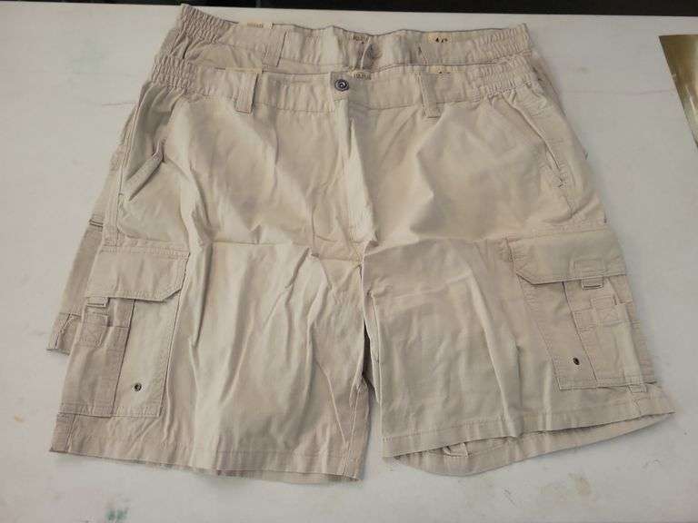 2 RH Size 46 Shorts