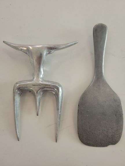 Aluminum Icream Scoop and Bull Head
