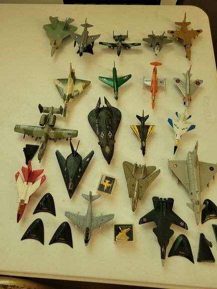 19 Scale Air Planes and 2 Airplane Pins
