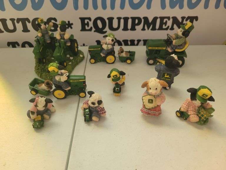 10 John Deere Merry Moo Figurines