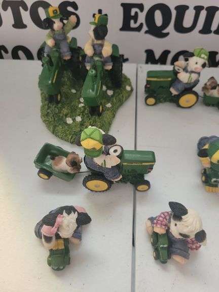 10 John Deere Merry Moo Figurines