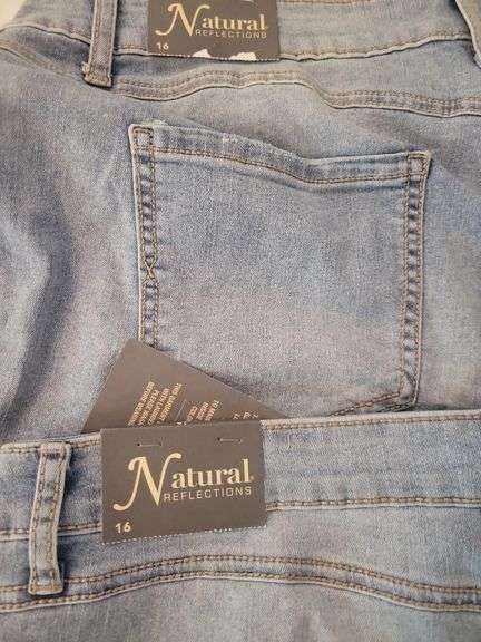 2 Natural Reflections size 16 Denim 5 Pocket Shorts