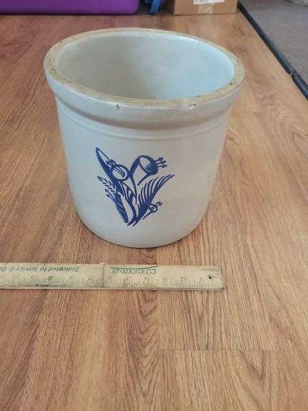 2 Gal. Crock w/ Decoration
