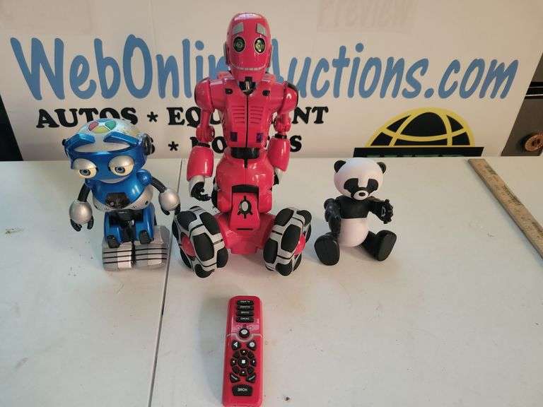 3 Robots