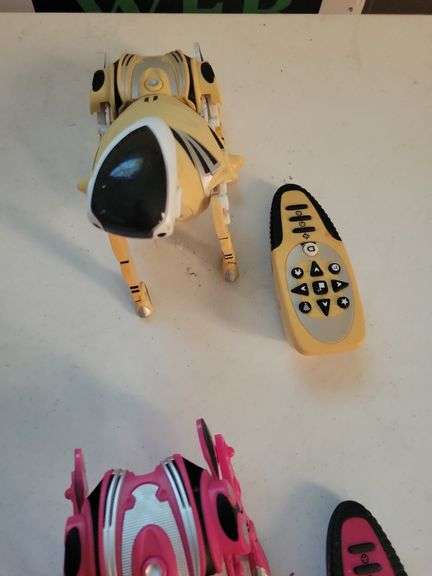 2 WowWee Robopets