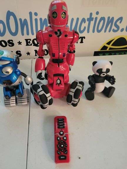 3 Robots