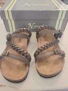 Natural Reflections size 8 Sandles