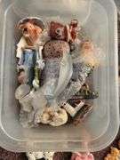 2 Containers Figures