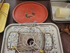 Tote  Baking Pans, Shoe Horn, and Back Scratcher