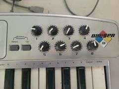 Midiman Oxygen 8 USB Keyboard