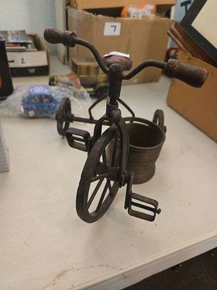 Small Tricycle, Slinky