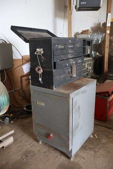 Dewalt portable storage cabinet w/ 8 drawer tool box w/ assorted tools