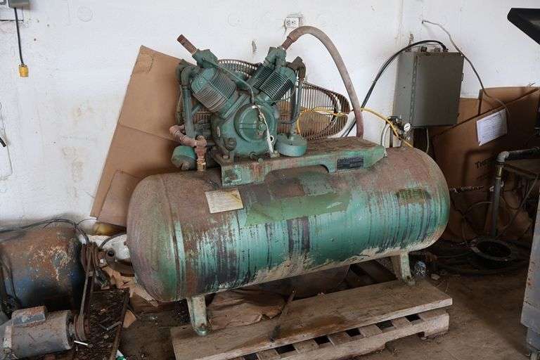 Speedaire 120 gallon horizontal air compressor w/ 2 stage compressor - No Motor