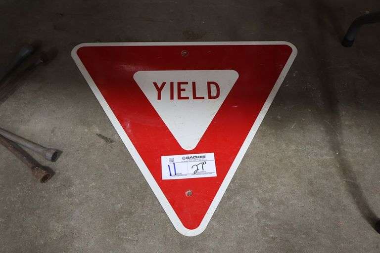 27" Metal yield sign