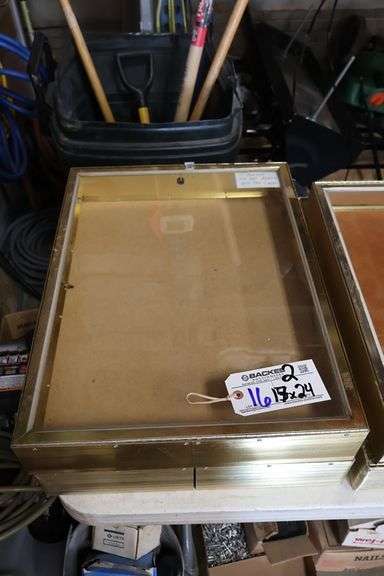 Times 2 - 18" x 24" x 4" Locking table top display case