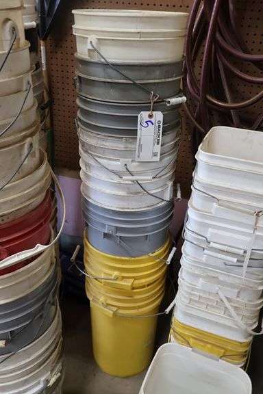 Large lot of 5 gallon buckets