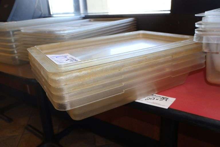Times 4 - 12" x 18" x 3" acrylic food storage containers with 1 lid