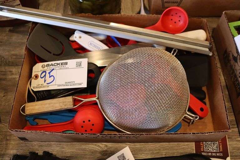 Box flat to go - Strainers, spatulas, & more