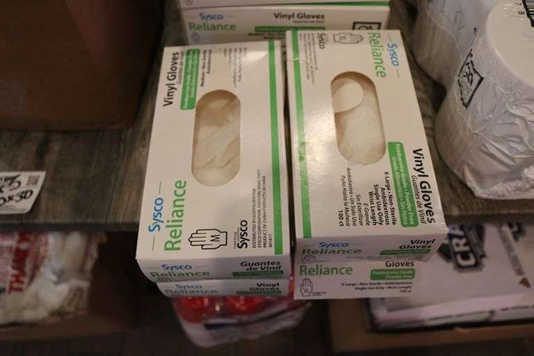 All to go - 5 boxes of assorted sized gloves