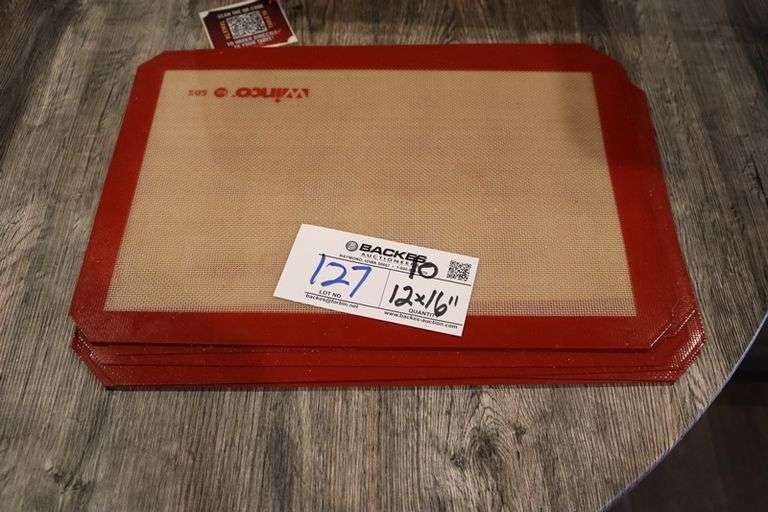 All to go - 10 Winco rubber pan liners