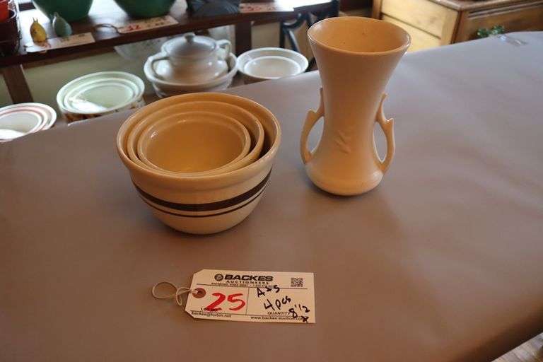 All to go - McCoy bowls and vase - 1 bowl has major crack