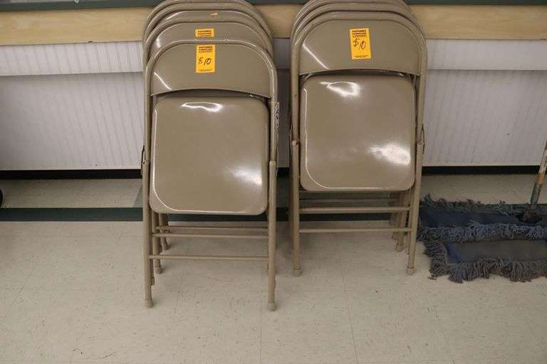 Times 8 - Metal folding chairs