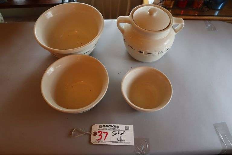 Longaberger nesting set of 3 bowls with matching cookie jar with lid
