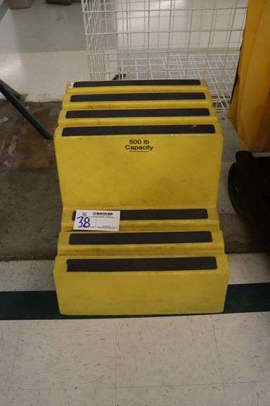 500 lb. poly 2' step stool