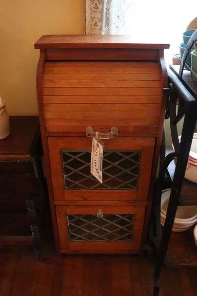 15" wide x 33" tall roll top display cabinet with 2 doors