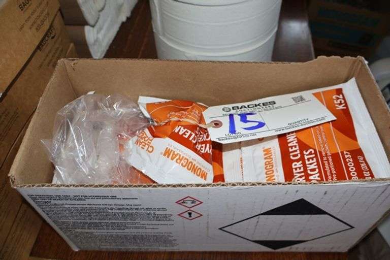 3/4 case of Monogram fryer cleaner packets