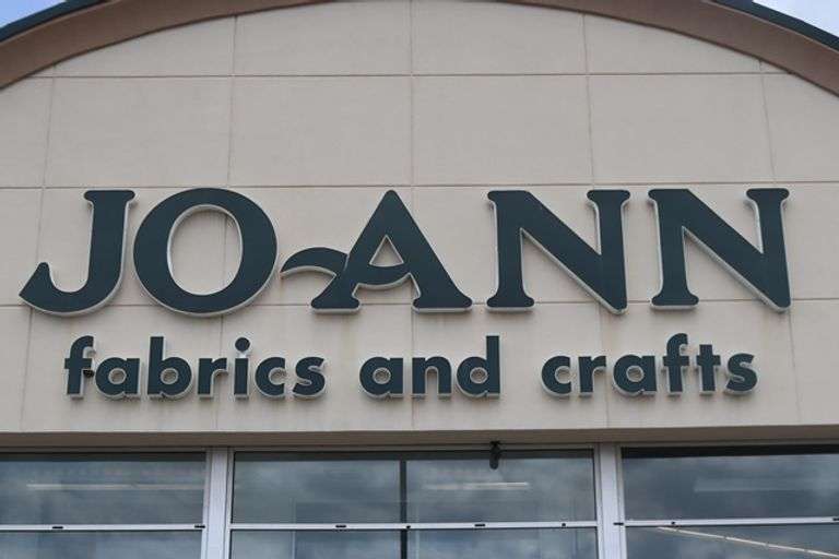 Former Jo-Ann Fabrics of Waterloo, IA