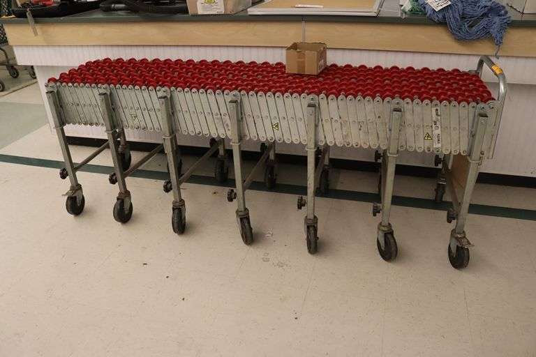 Nestaflex 226 portable 18" wide roller stretch conveyor