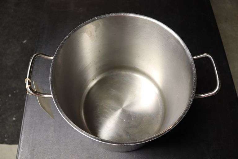 Heavy duty stock pot with lid - nice