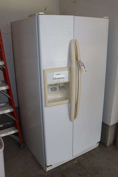 Kenmore 106.53332300 side by side refrigerator - missing ice maker