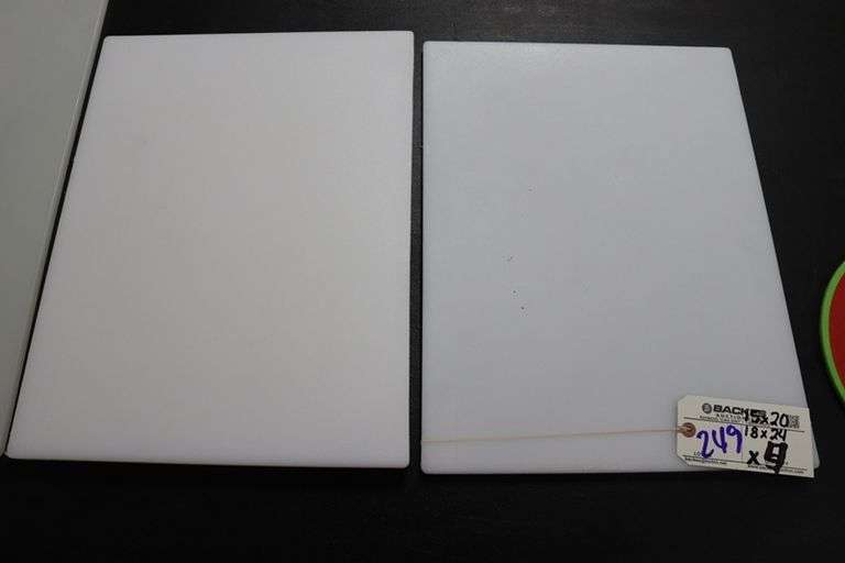Times 4 - 3) 15" x 20" and 1) 18" x 24" poly cutting boards